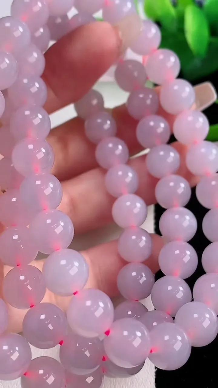 天然A货翡翠紫罗兰圆珠项链，尺寸9-68颗，重量:89.34g12月6日
工厂直销收藏佳品,种好水足，色泽均匀，有种有色，上手高大气！