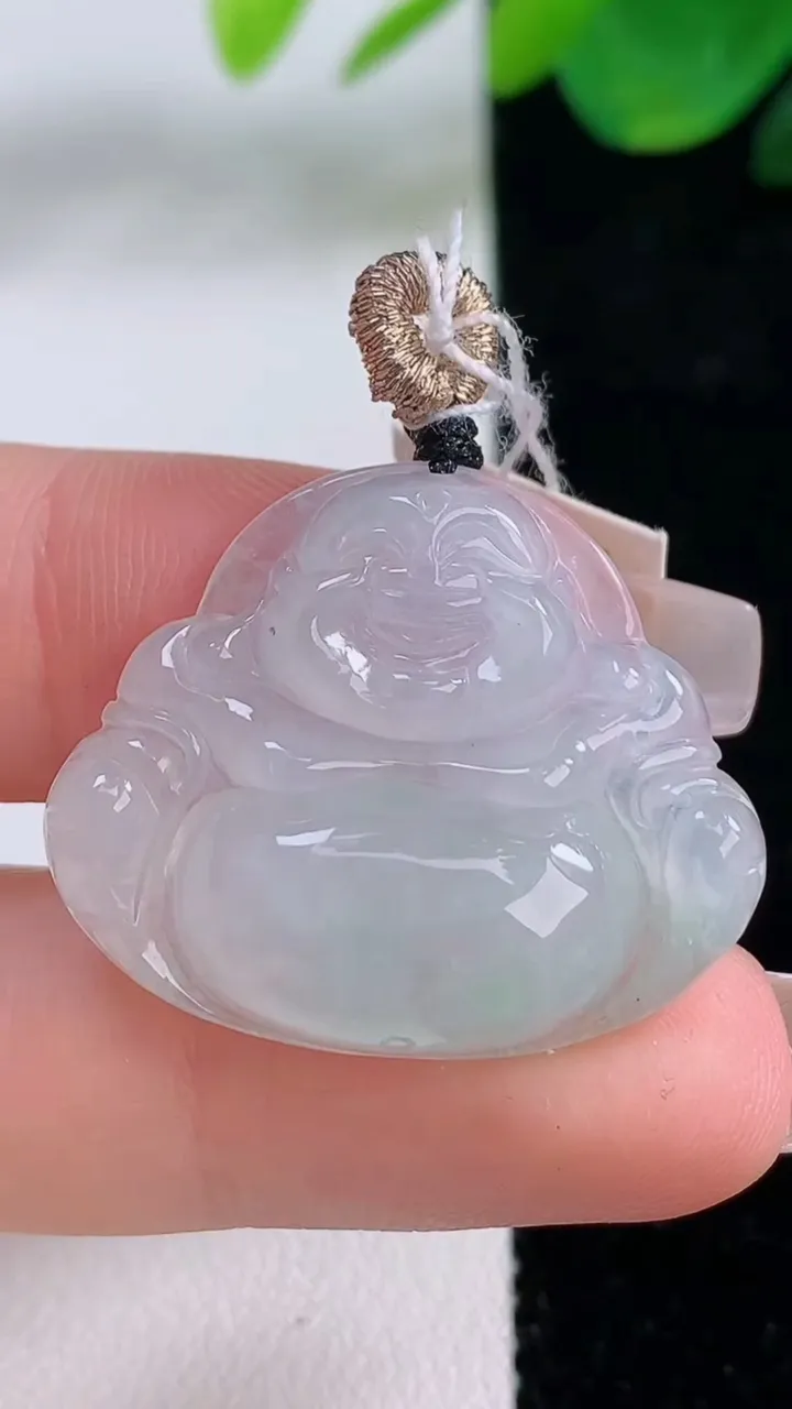 天然A货翡翠佛公吊坠，尺寸24-29-5.3，重量:5.55g
12月6日