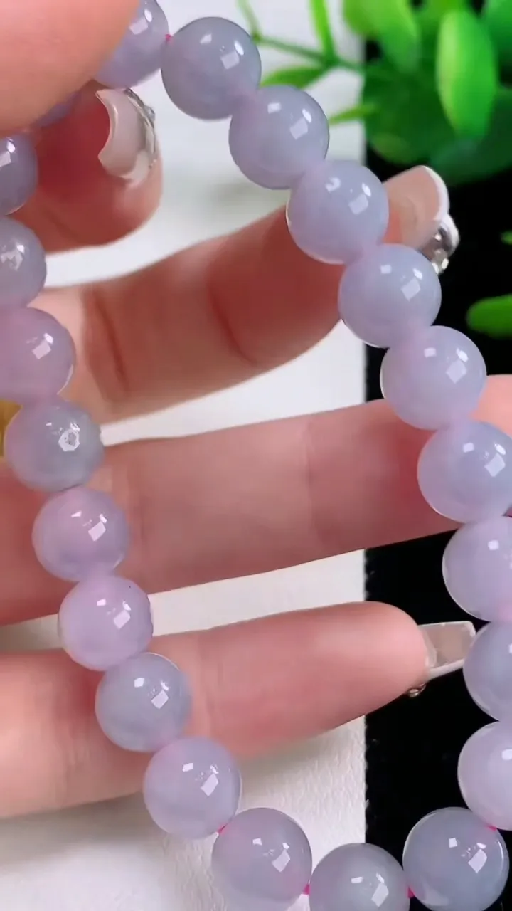 天然A货翡翠紫罗兰圆珠手串，尺寸8.8-22颗，重量:27.47g12月6日
工厂直销收藏佳品,种好水足，色泽均匀，有种有色，上手高大气！