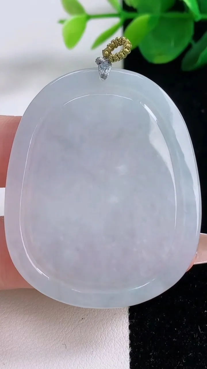 天然A货翡翠生肖鸡吊坠，尺寸50.3-42-5.5，重量:23.73g
12月6日