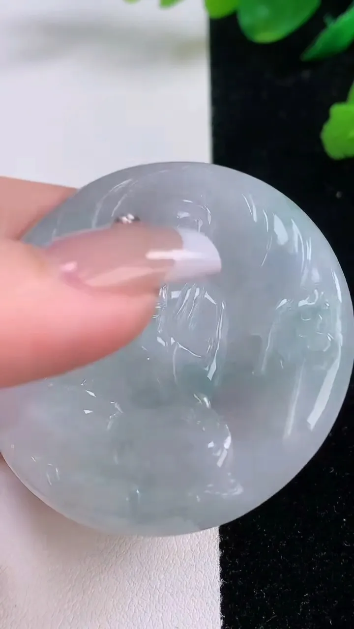 天然A货翡翠飘花阿弥陀佛吊坠，尺寸51.2-5.7，重:28.21g
12月6日