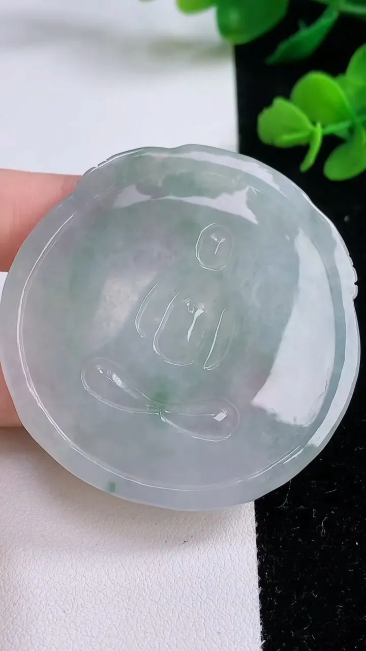 天然A货翡翠飘花大日如来吊坠，尺寸54-53.6-5.7，重:29.09g
12月6日