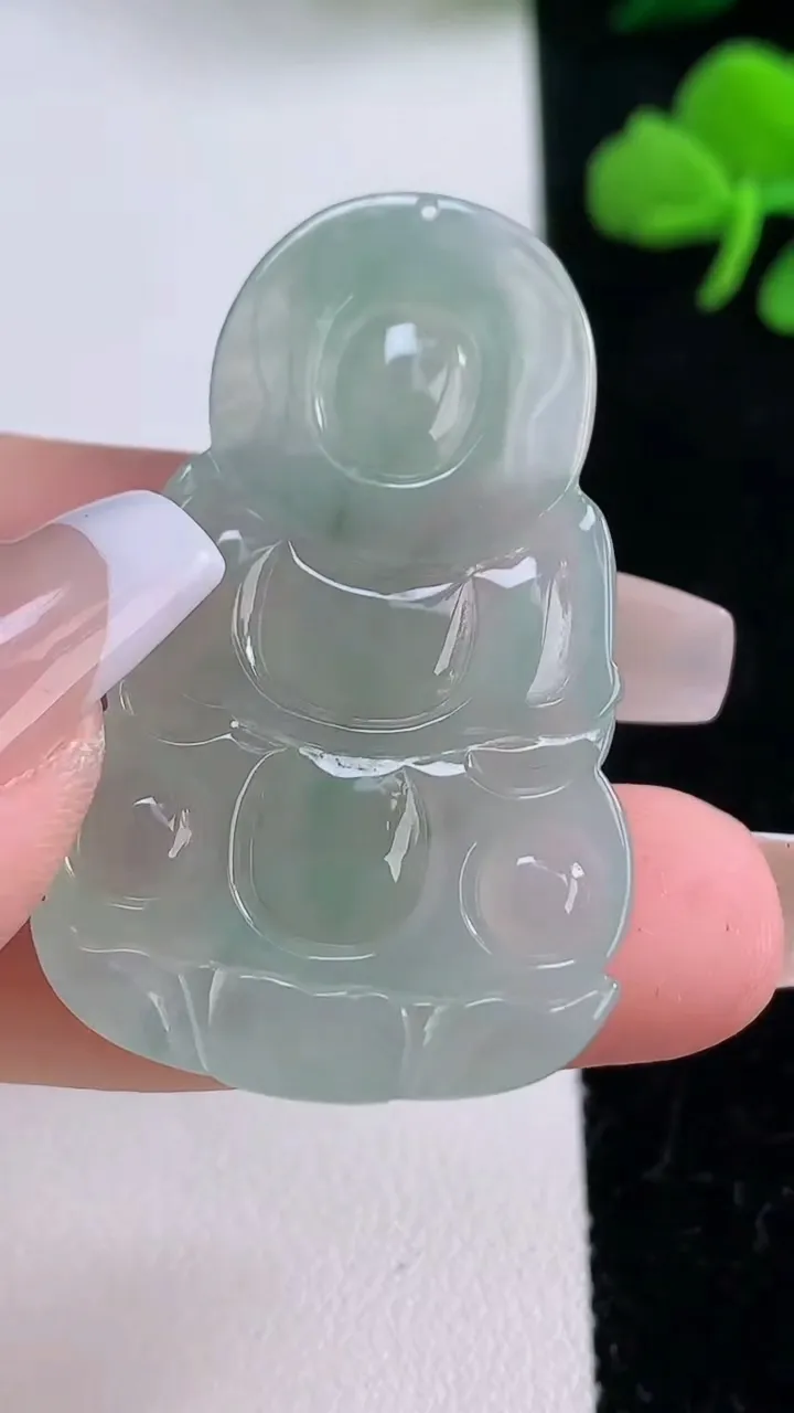 天然A货翡翠观音菩萨吊坠，尺寸42.8-26.6-4.3，重:8.70g
12月6日