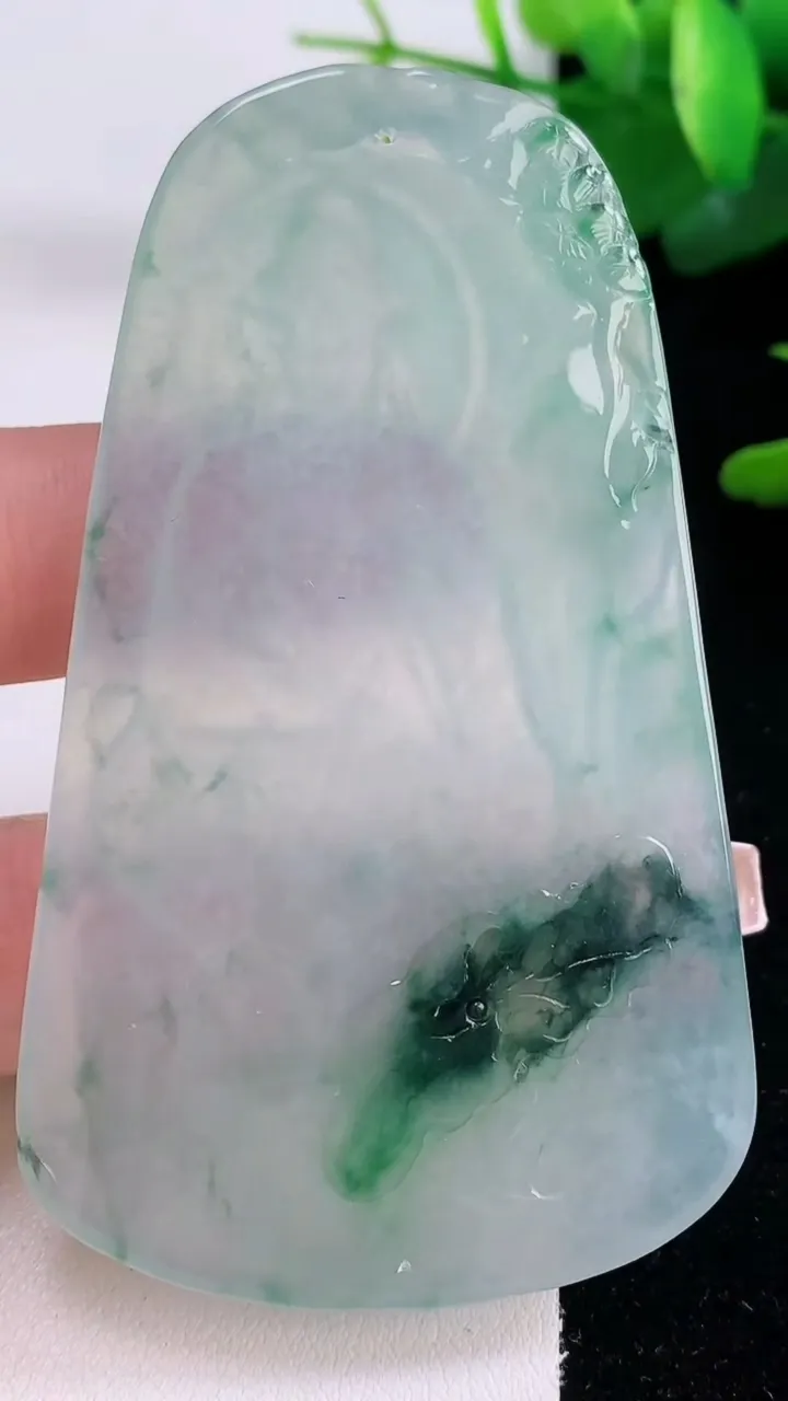 天然A货翡翠冰种飘花大势至菩萨吊坠，尺寸74.7-44.7-5.2，重量:38.64g
12月6日