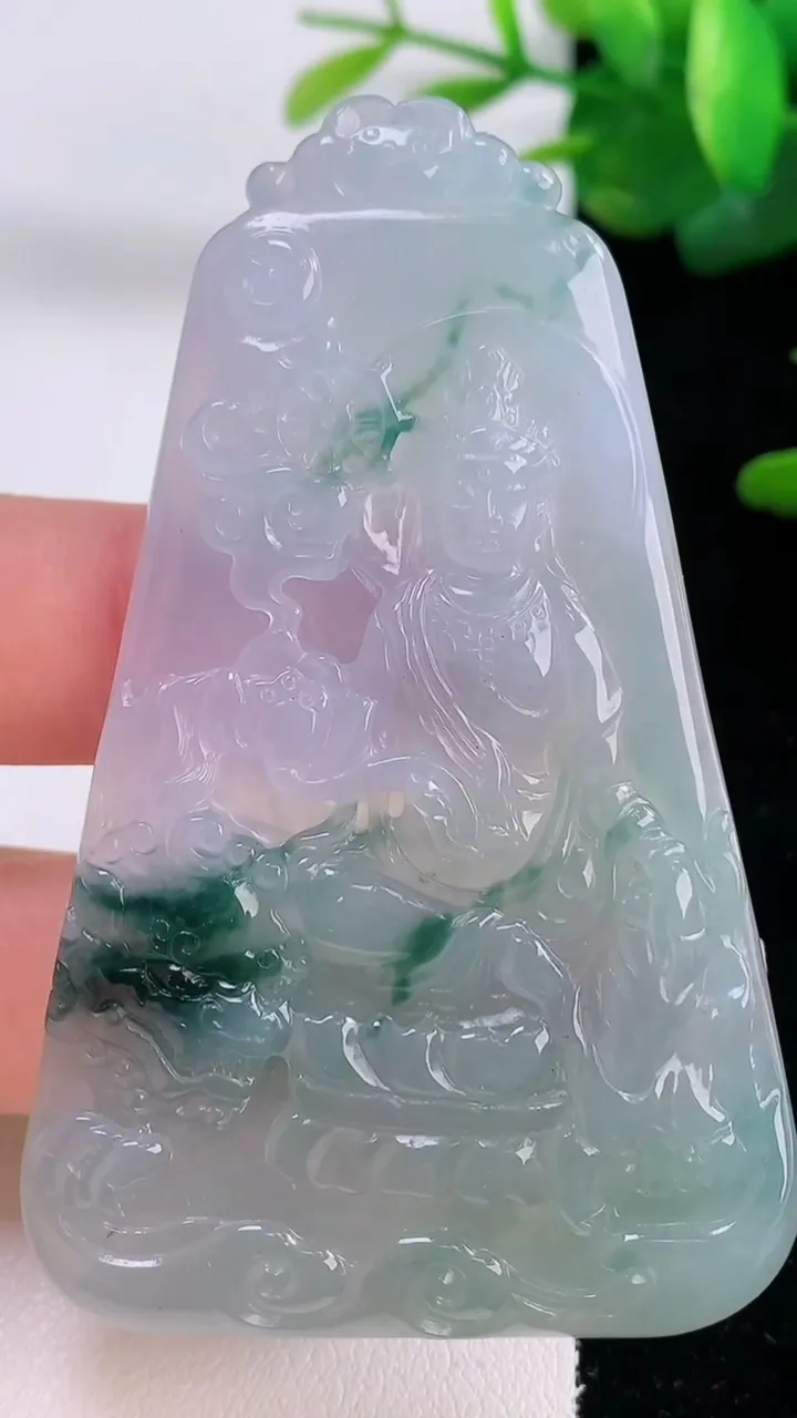 天然A货翡翠冰种飘花文殊菩萨吊坠，尺寸69.2-43.7-5.2，重量:35.89g
12月6日