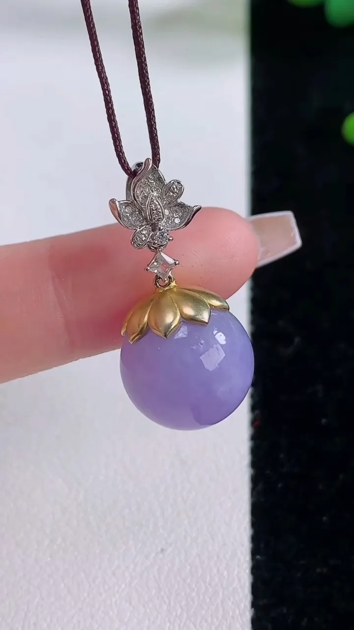 天然A货翡翠18K金紫罗兰圆珠吊坠，尺寸13.3，重量:5.88g12月6日
工厂直销收藏佳品,种好