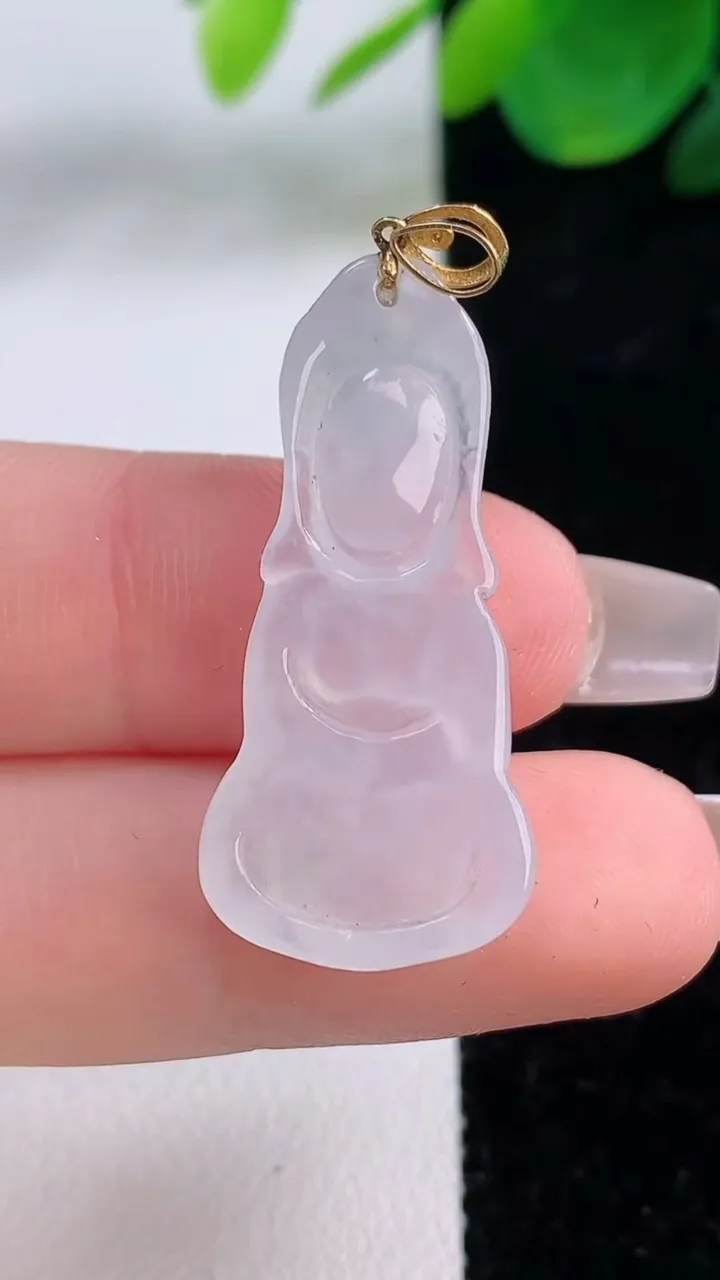 天然A货翡翠种白冰弥勒佛吊坠，尺寸32-15.3-4，重量:3.70g
12月6日