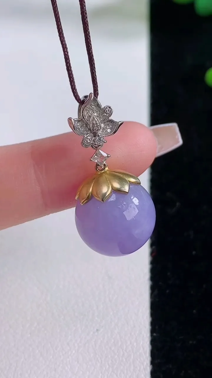天然A货翡翠18K金紫罗兰圆珠吊坠，尺寸13.3，重量:5.88g12月6日
工厂直销收藏佳品,种好