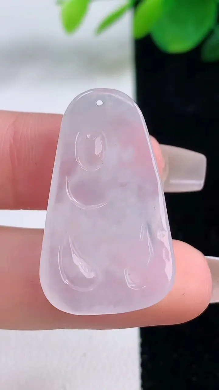 天然A货翡翠阿弥陀佛吊坠，尺寸32.2-19.3-4.6，重量:5.05g
12月6日