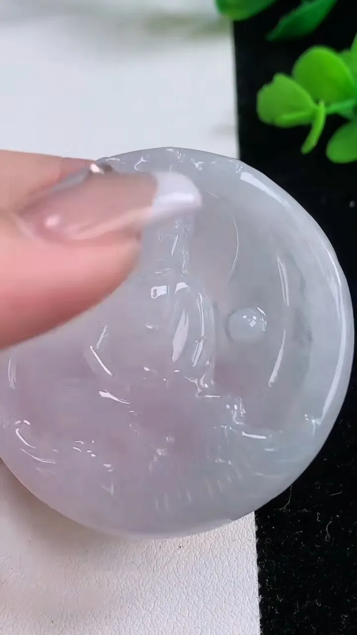 天然A货翡翠大日如来吊坠，尺寸53.2-4.7，重:23.27g
12月6日