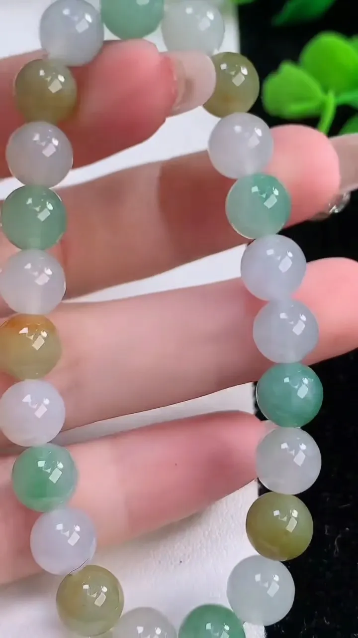 天然A货翡翠双彩圆珠手串，尺寸8-23颗，重:21.15g12月6日
工厂直销收藏佳品,种好水足，色泽均匀，有种有色，上手高大气！