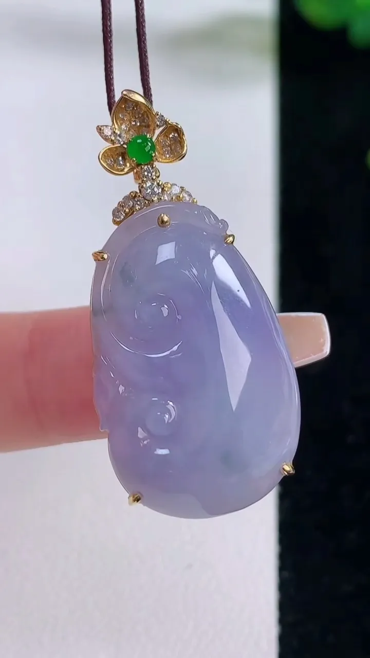 天然A货翡翠18K金紫罗兰如意吊坠，尺寸38-27.5-18-8.3，重量:7.14g
12月6日
