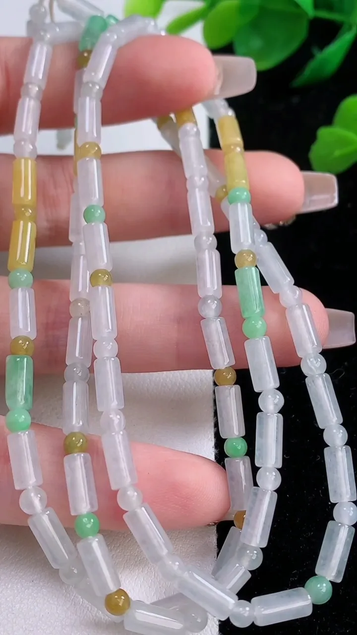 天然A货翡翠双彩路路通项链，尺寸7.5-3.6，重:22.96g12月6日
工厂直销收藏佳品,种好水足，色泽均匀，有种有色，上手高大气！