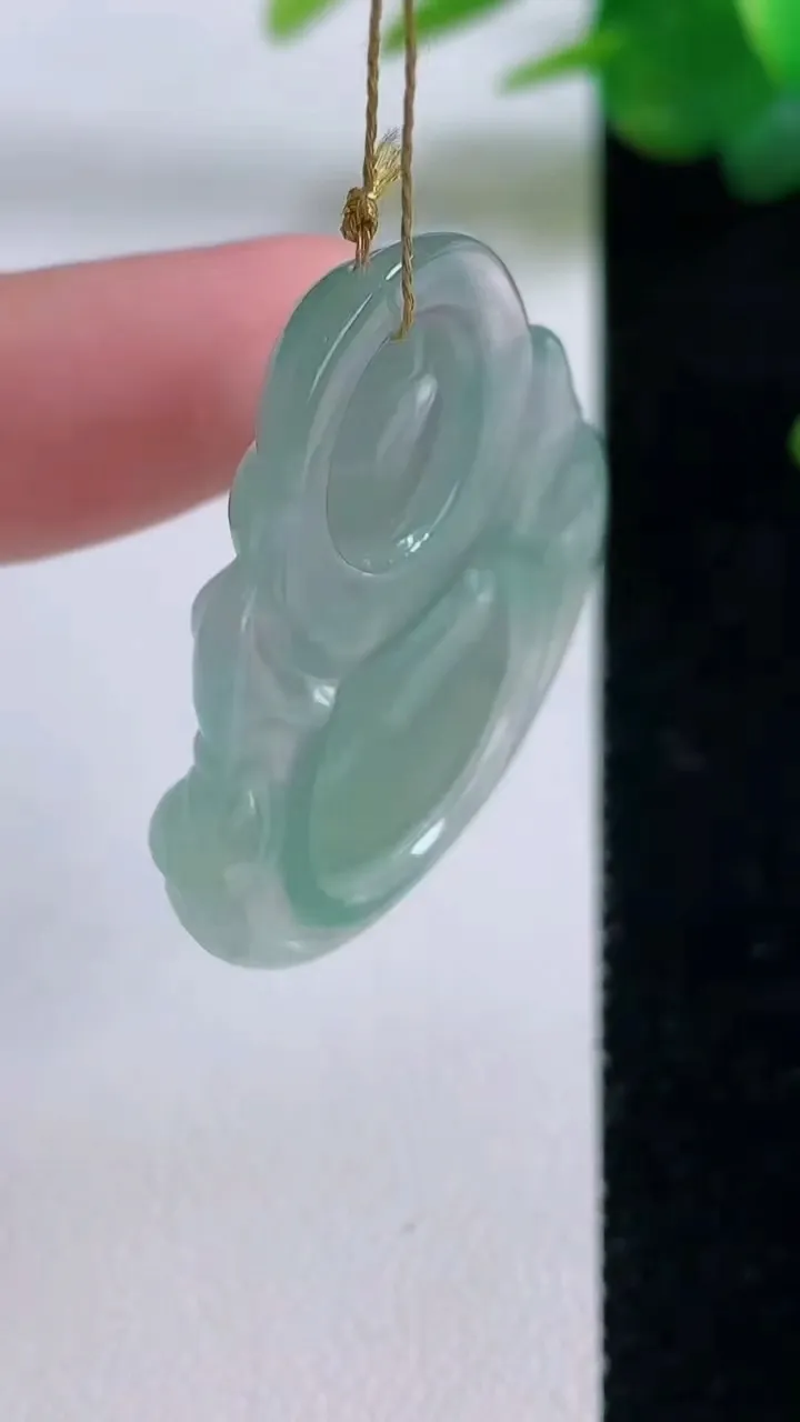 天然A货翡翠佛公吊坠，尺寸33-33-5.7，重量:9.56g
12月6日