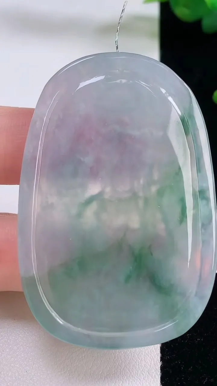 天然A货翡翠种飘花虚空藏菩萨吊坠，尺寸58-39-5.4，重量:28.84g
12月6日