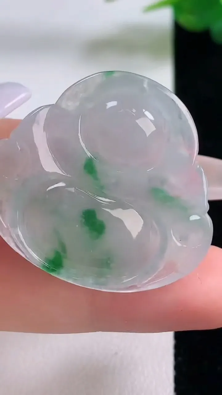 天然A货翡翠佛公吊坠，尺寸31.7-35-5.9，重量:10.14g
12月6日