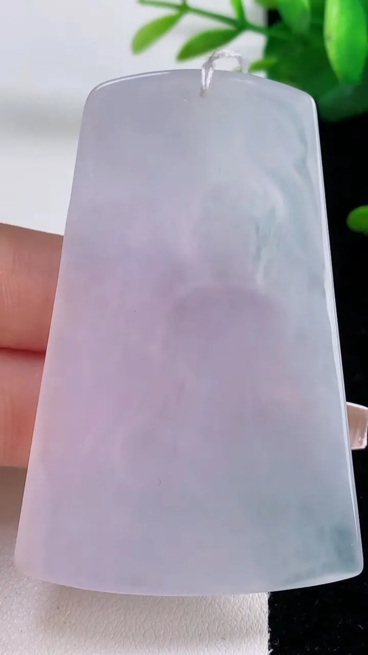 天然A货翡翠紫罗兰大势至菩萨吊坠，尺寸65.2-42.5-4.4，重量:27.70g
12月6日