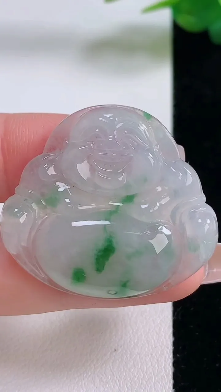 天然A货翡翠佛公吊坠，尺寸31.7-35-5.9，重量:10.14g
12月6日