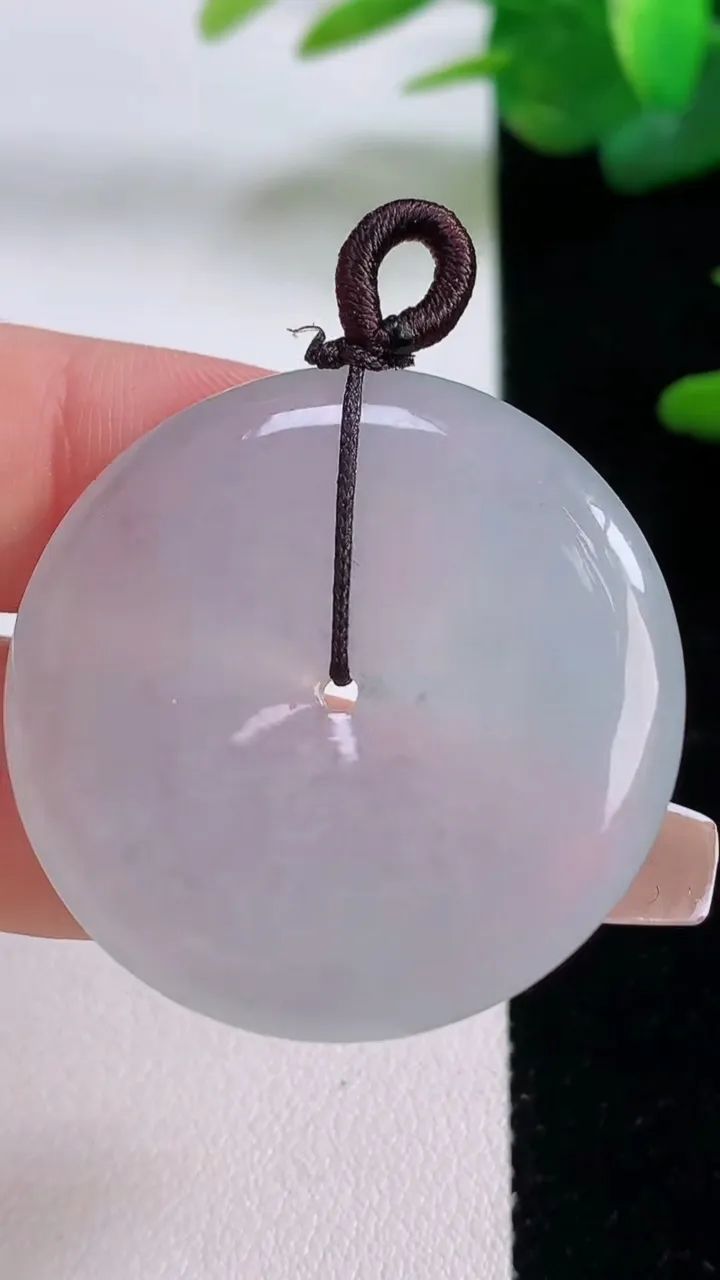 天然A货翡翠平安扣吊坠，尺寸34.2-5.8，重量:14.57g
12月6日