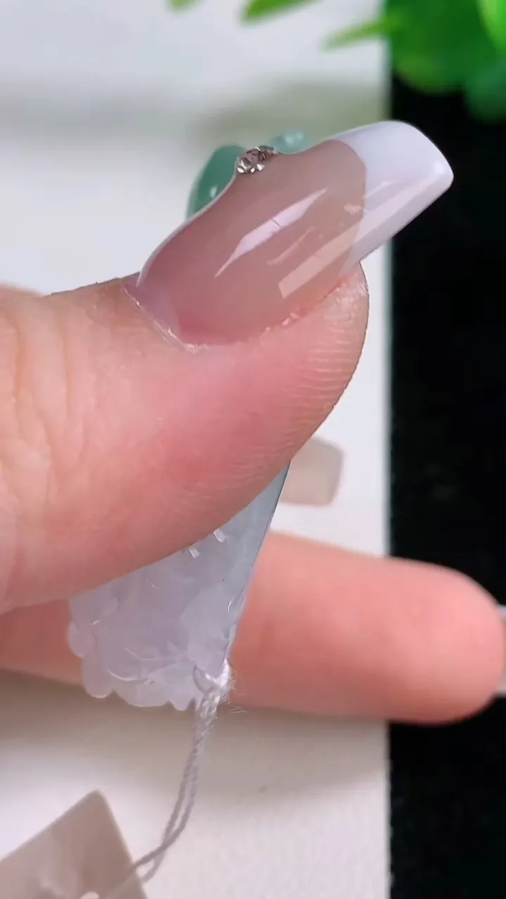 天然A货翡翠霸王貔貅吊坠，尺寸46.7-28.5-12，重量:35.49g
12月6日