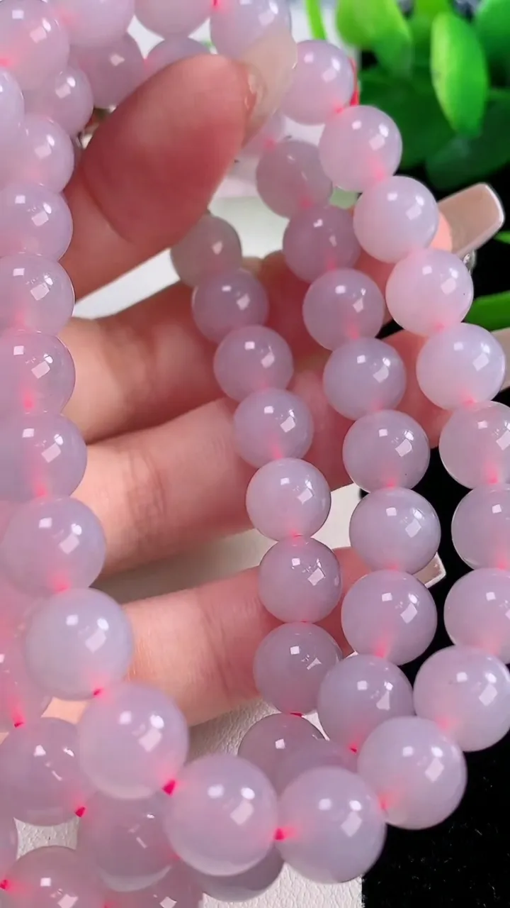 天然A货翡翠紫罗兰圆珠项链，尺寸9-68颗，重量:89.34g12月6日
工厂直销收藏佳品,种好水足，色泽均匀，有种有色，上手高大气！