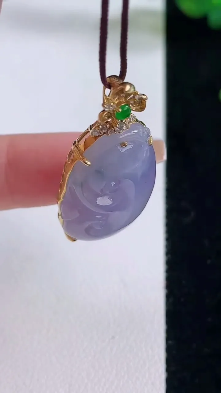天然A货翡翠18K金紫罗兰如意吊坠，尺寸38-27.5-18-8.3，重量:7.14g
12月6日