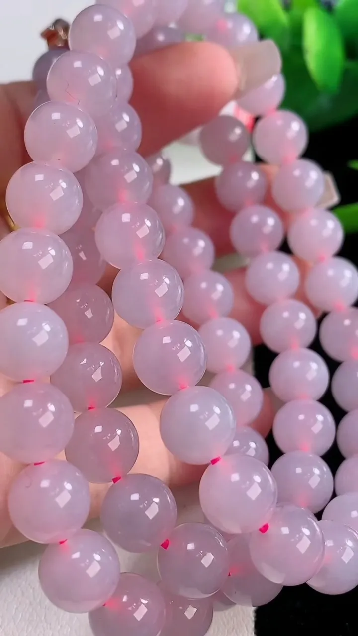 天然A货翡翠紫罗兰圆珠项链，尺寸9-68颗，重量:89.34g12月6日
工厂直销收藏佳品,种好水足