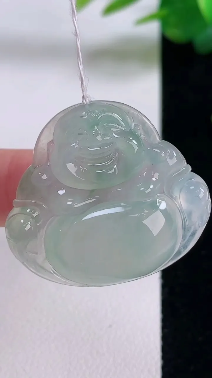 天然A货翡翠佛公吊坠，尺寸29.7-33-6.2，重量:9.24g
12月6日