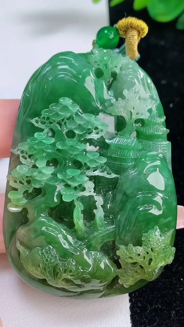 天然A货翡翠山水牌吊坠，尺寸64.8-45-12.5，重:76.76g
12月6日