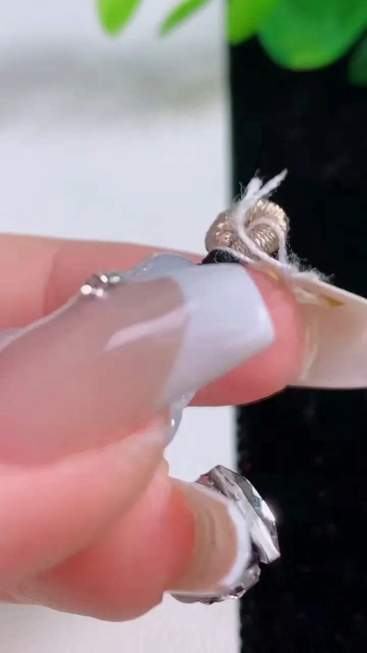 天然A货翡翠佛公吊坠，尺寸24-29-5.3，重量:5.55g
12月6日