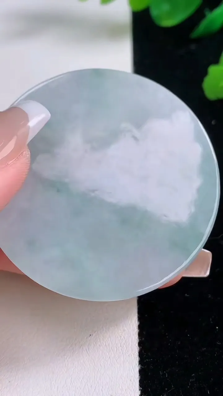 天然A货翡翠飘花阿弥陀佛吊坠，尺寸51.2-5.7，重:28.21g
12月6日