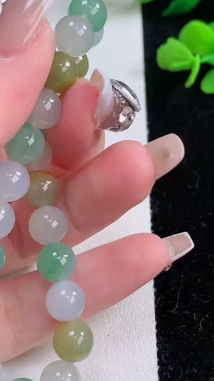 天然A货翡翠双彩圆珠手串，尺寸8-23颗，重:21.15g12月6日
工厂直销收藏佳品,种好水足，色泽均匀，有种有色，上手高大气！