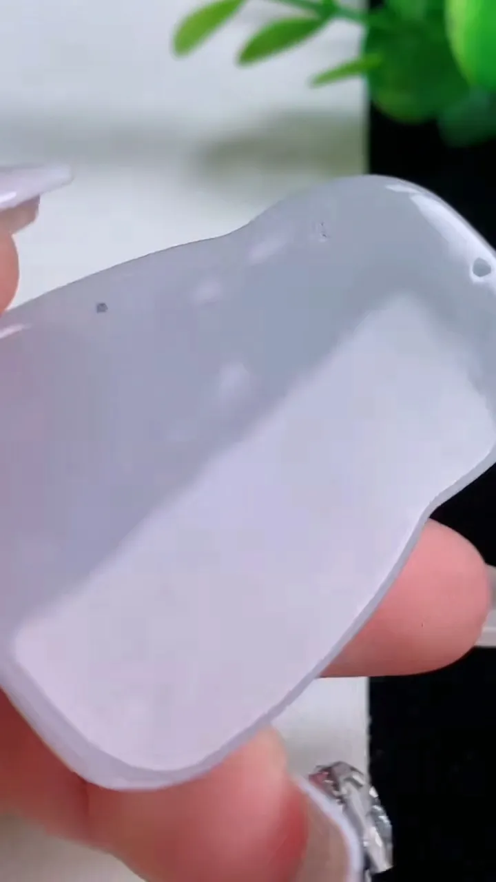 天然A货翡翠阿弥陀佛吊坠，尺寸51.3-32.8-12，重量:41.76g
12月6日