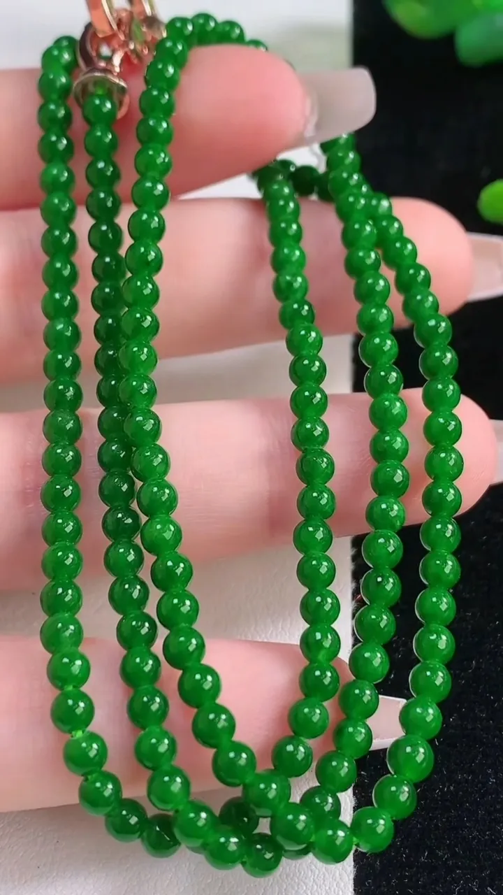 天然A货翡翠小米珠项链，尺寸4-164颗，重量:14.26g12月6日
工厂直销收藏佳品,种好水足，色泽均匀，有种有色，上手高大气！