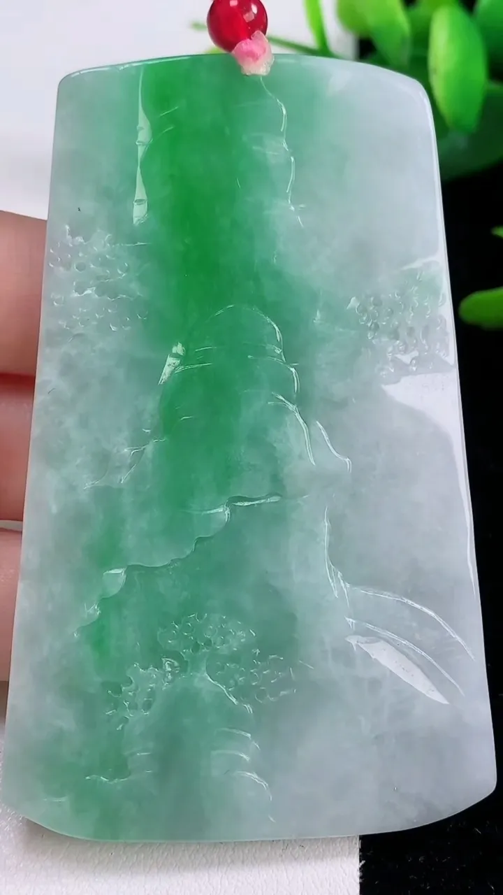天然A货翡翠山水牌吊坠，尺寸76.7-47.3-5.7，重量:49.32g
12月6日