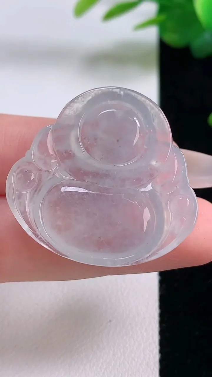 天然A货翡翠佛公吊坠，尺寸31-33.4-5.6，重量:9.40g
12月6日