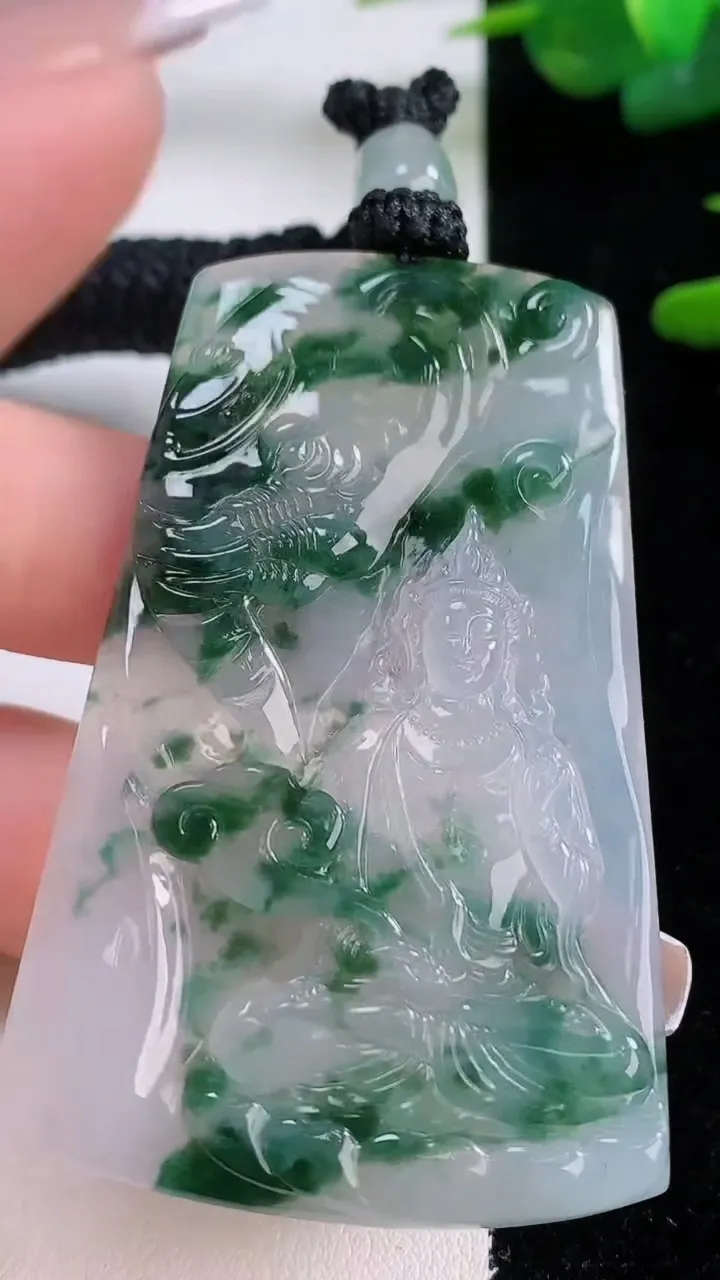 天然A货翡翠种飘花普贤菩萨吊坠，尺寸61.5-38.7-4.8，重量:32.05g
12月6日