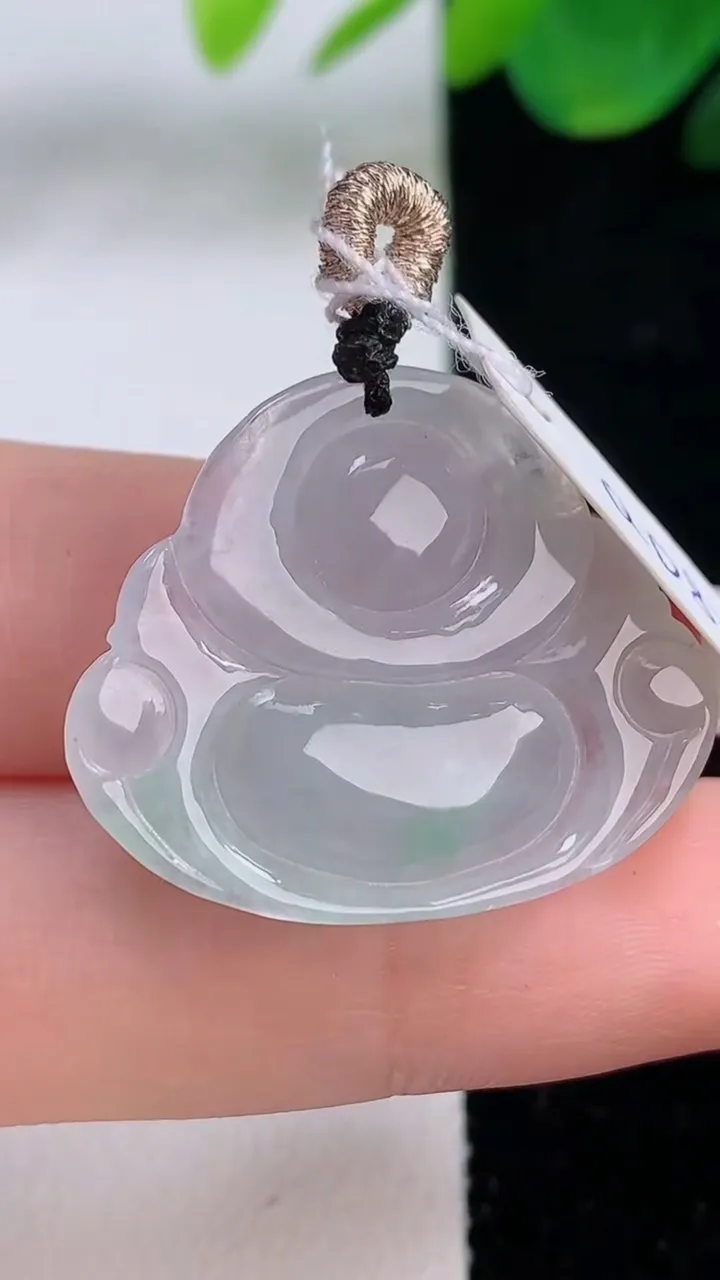 天然A货翡翠佛公吊坠，尺寸24-29-5.3，重量:5.55g
12月6日