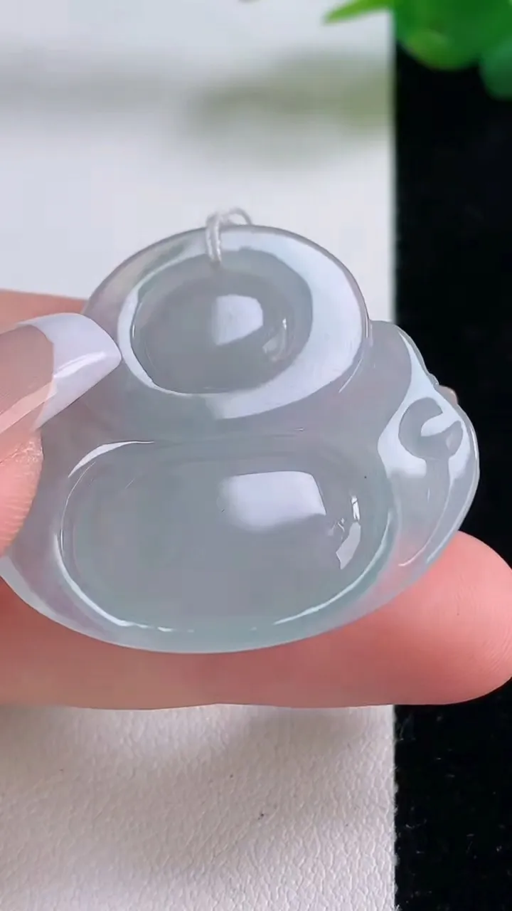 天然A货翡翠佛公吊坠，尺寸33.6-36.5-5.7，重量:10.49g
12月6日