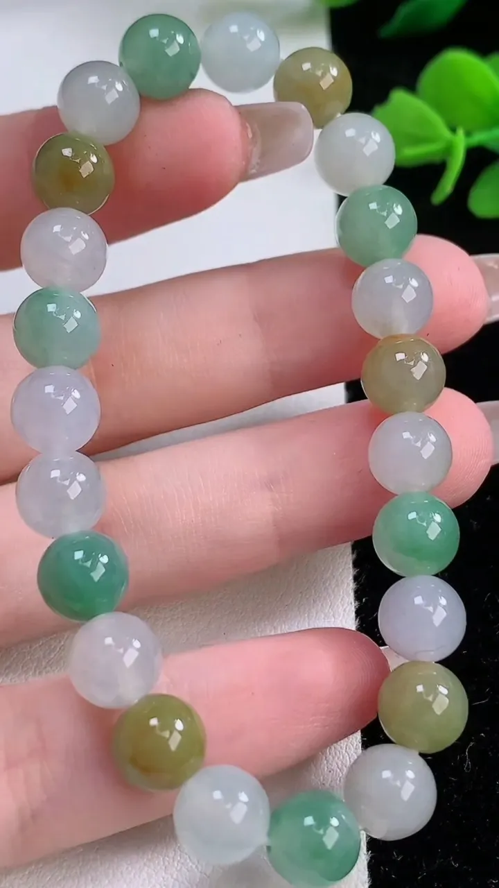 天然A货翡翠双彩圆珠手串，尺寸8-23颗，重:21.15g12月6日
工厂直销收藏佳品,种好水足，色泽均匀，有种有色，上手高大气！