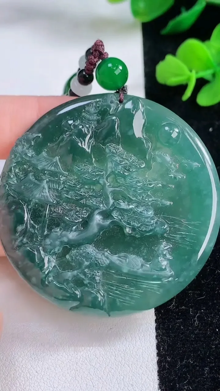 天然A货翡翠山水牌吊坠，尺寸54.3-7.5，重:38.11g
12月6日