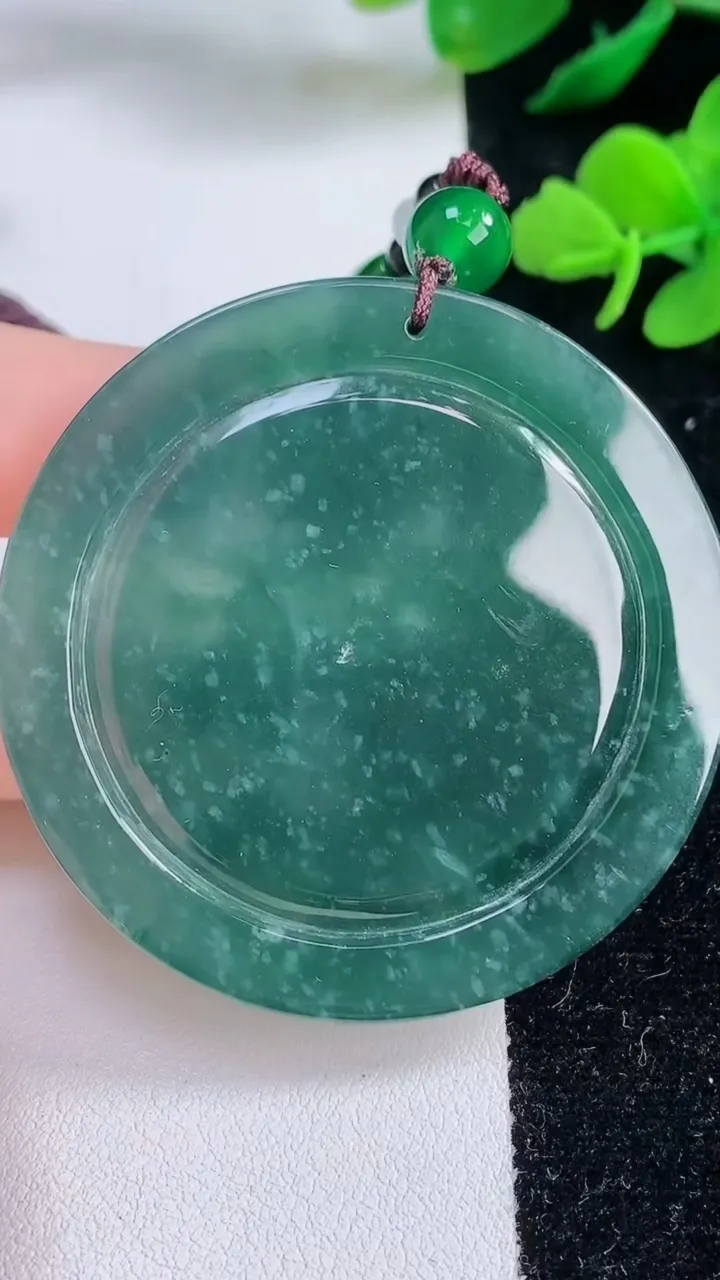 天然A货翡翠山水牌吊坠，尺寸54.3-7.5，重:38.11g
12月6日