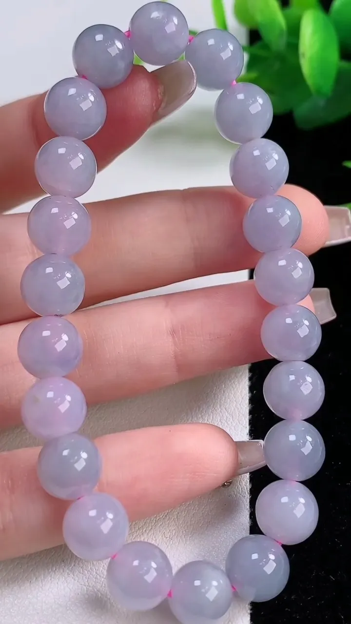 天然A货翡翠紫罗兰圆珠手串，尺寸8.8-22颗，重量:27.47g12月6日
工厂直销收藏佳品,种好水足，色泽均匀，有种有色，上手高大气！