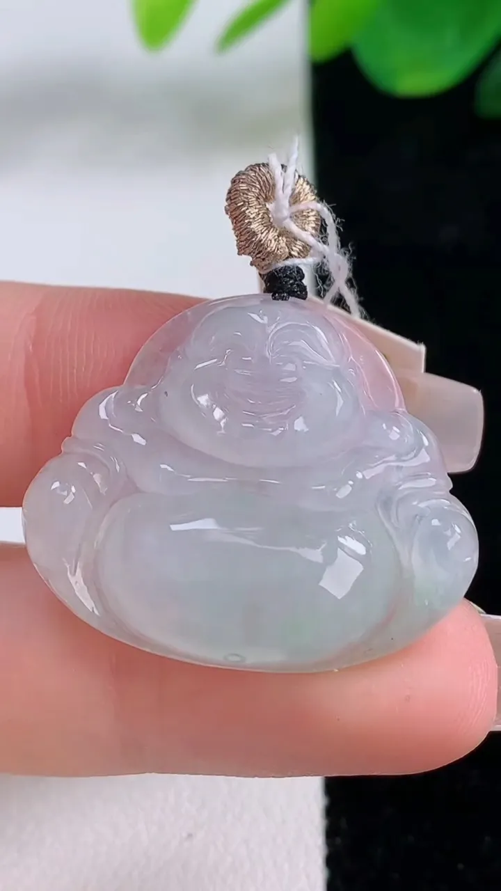 天然A货翡翠佛公吊坠，尺寸24-29-5.3，重量:5.55g
12月6日