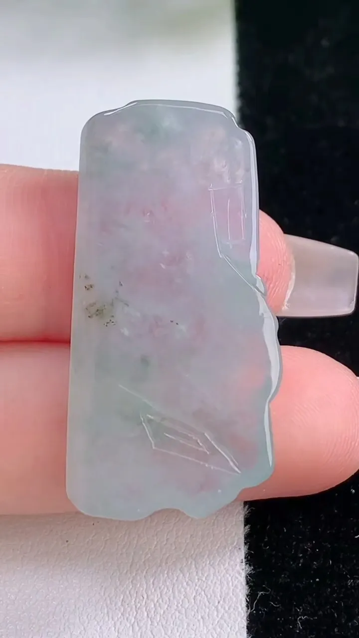 天然A货翡翠冰种飘花复古龙牌吊坠，尺寸34.7-16-4.8，重量:7.27g
12月6日