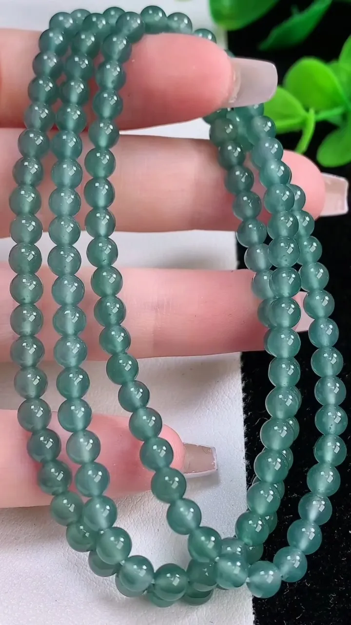 天然A货翡翠圆珠项链，尺寸4.7-133颗，重:24.72g
12月6日