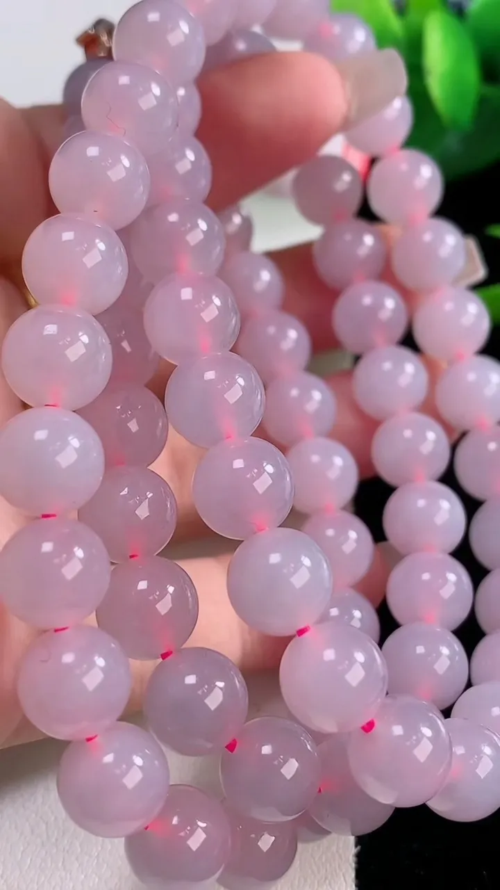 天然A货翡翠紫罗兰圆珠项链，尺寸9-68颗，重量:89.34g12月6日
工厂直销收藏佳品,种好水足，色泽均匀，有种有色，上手高大气！