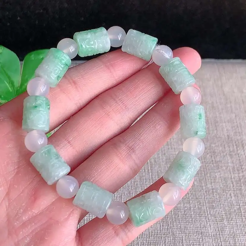 a货翡翠老坑冰种吊飘绿雕花路路通手串10颗， 尺寸11.6×9.4mm 重量34.06g 1206