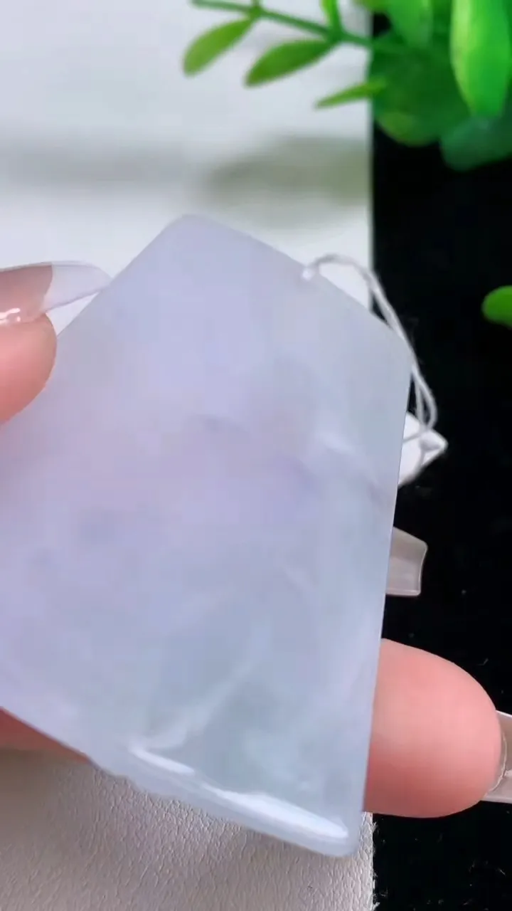 天然A货翡翠紫罗兰大势至菩萨吊坠，尺寸65.2-42.5-4.4，重量:27.70g
12月6日