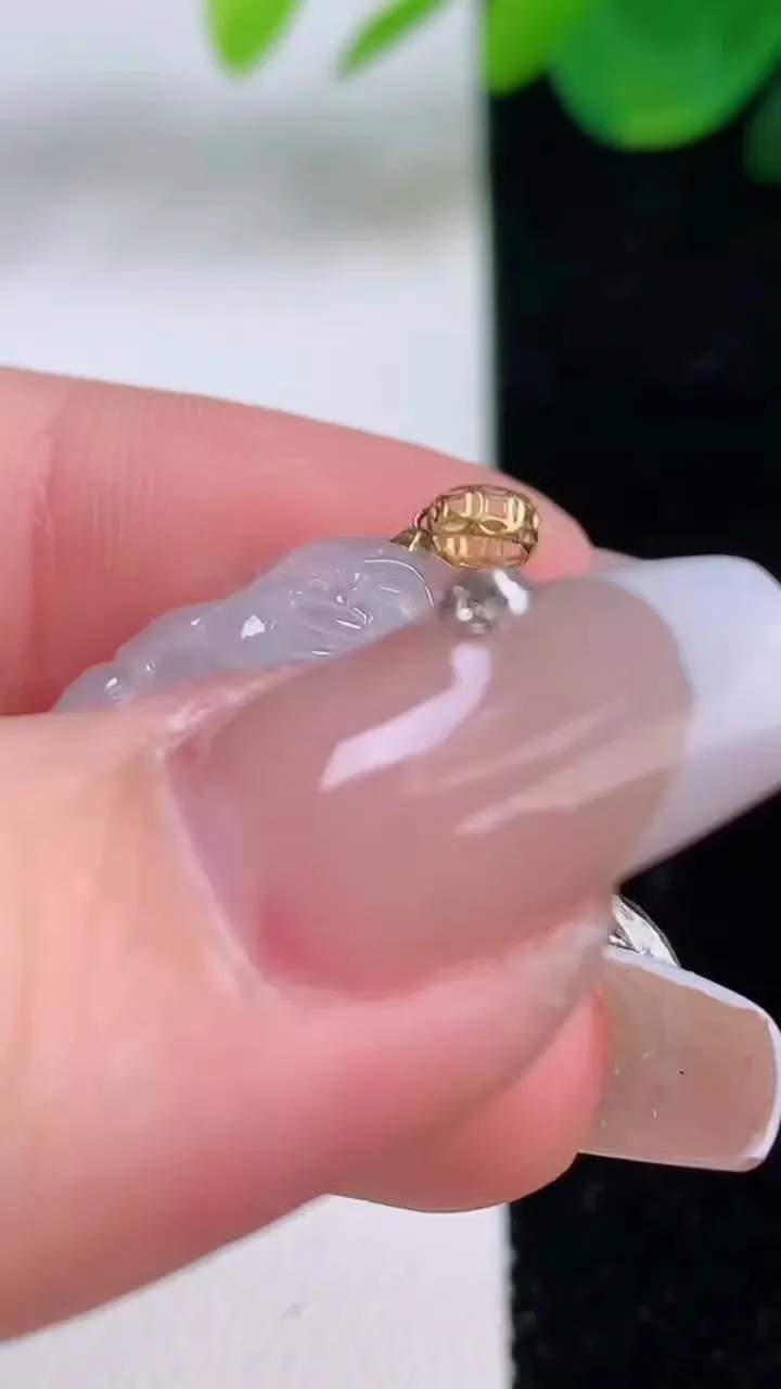 天然A货翡翠佛公吊坠，尺寸16.8-20-4.3，重量:2.20g
12月6日